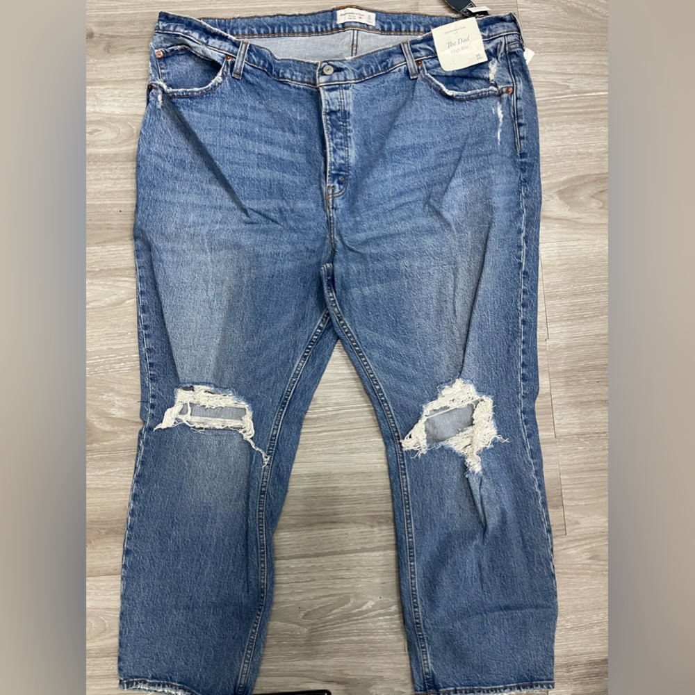 NWT Abercrombie and Fitch “dad” jeans High Rise